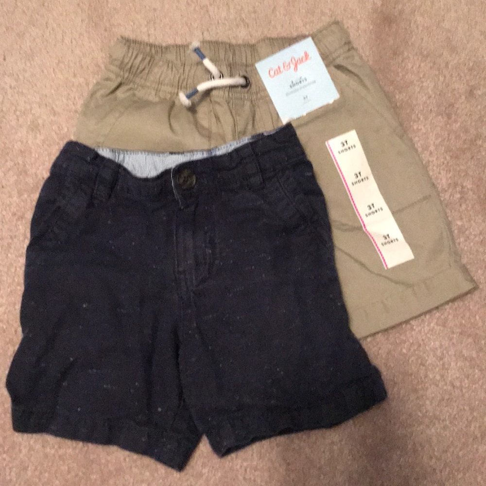Boys size 3T shorts